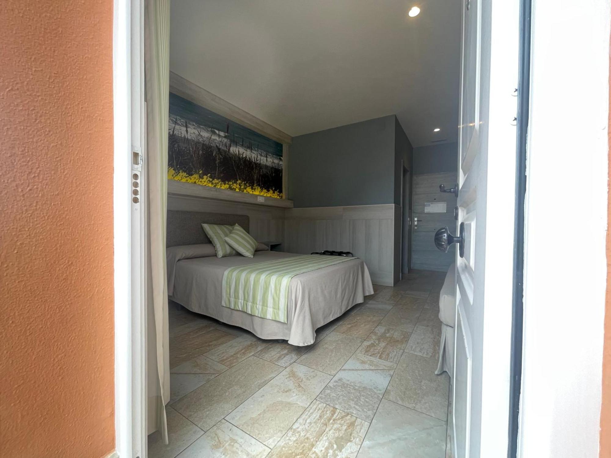 Hostal Noli ชิกลานา เด ลา ฟรอนเตรา ภายนอก รูปภาพ