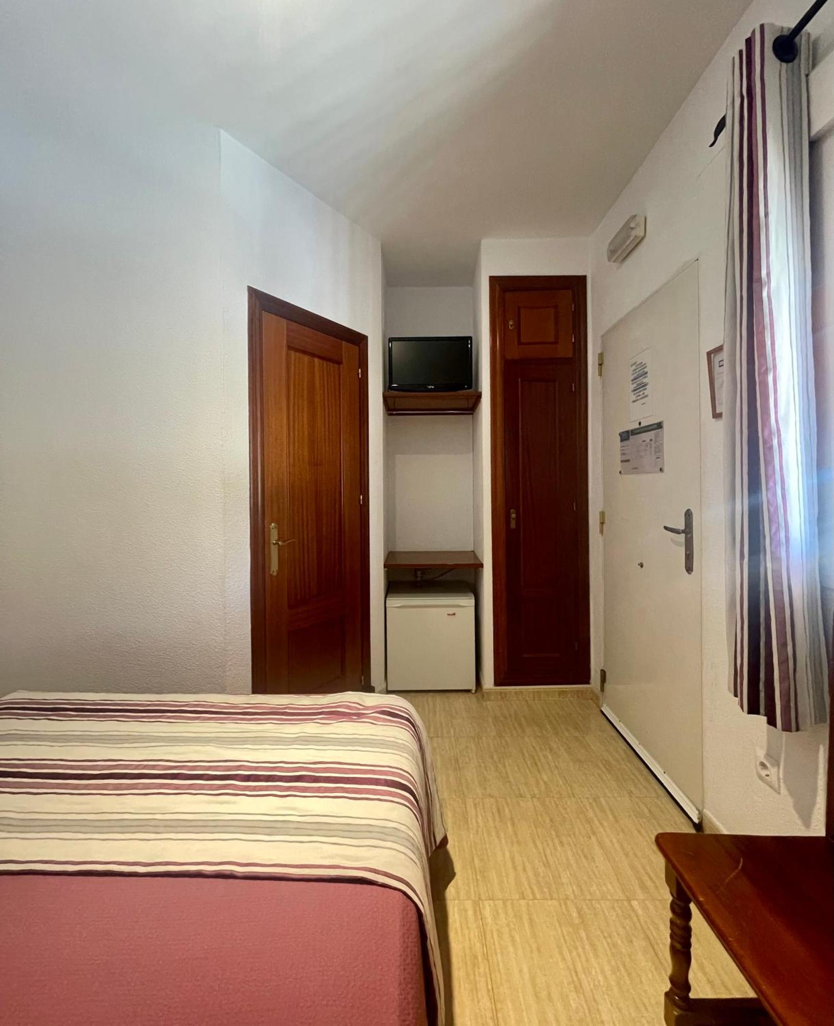 Hostal Noli ชิกลานา เด ลา ฟรอนเตรา ภายนอก รูปภาพ